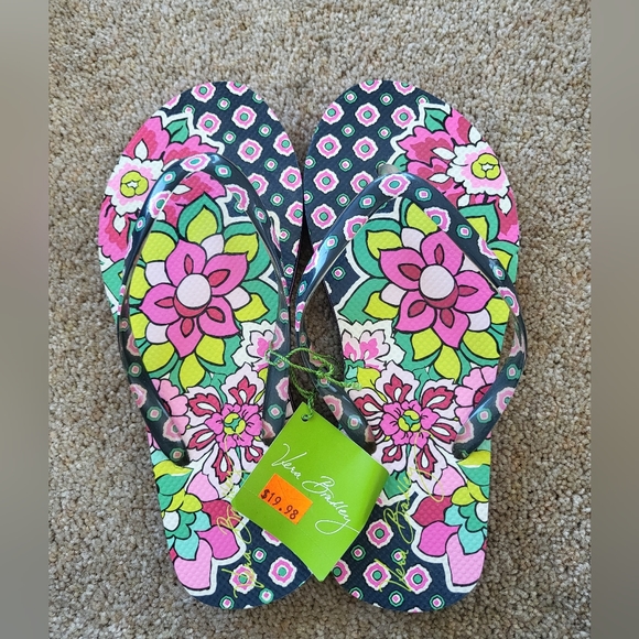 Vera Bradley Shoes - Nwt vera bradley petal paisley small